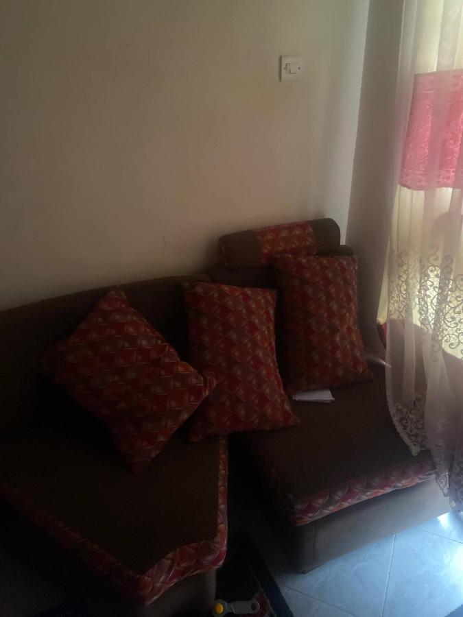 Room In Guest Room - Single Bedroom Sitting Room Kampala Exterior photo
